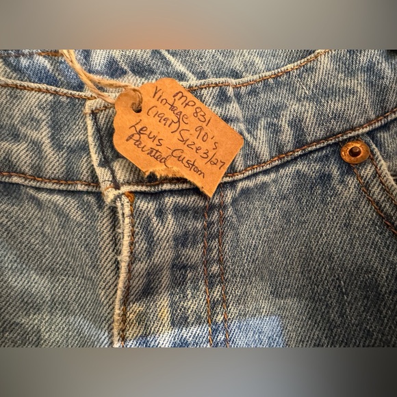 Levi's Women's Straight Leg Jeans with Artistic Patterns - Picture 8 of 11